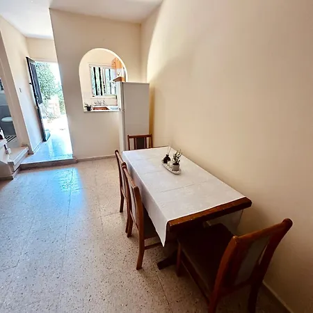 Avlida Luxury Annex דירה Paphos