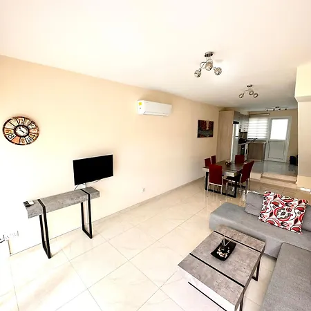 Avlida Luxury Annex דירה